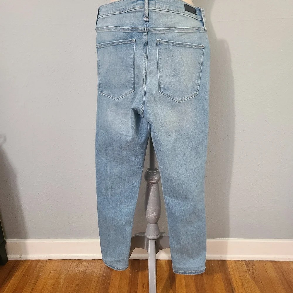 Abercrombie & Fitch‎ High Rise Super Skinny NWT Size 8 Short